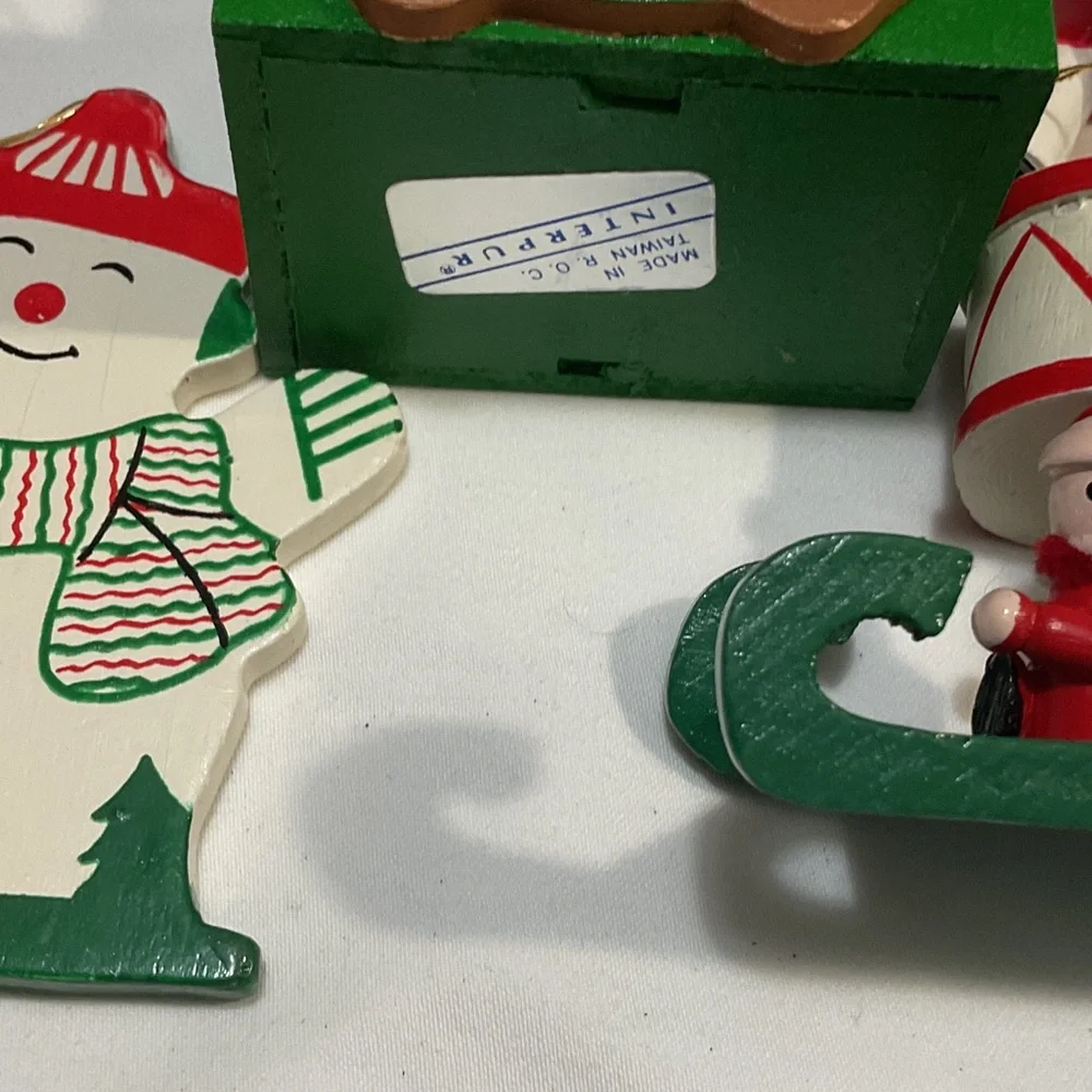 Wooden Christmas Kids Toy Set - Green and Red Holiday Figures